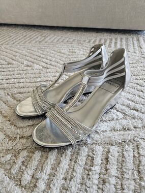 New York Transit Silver T-Strap Embellished Wedge Sandals Size 6